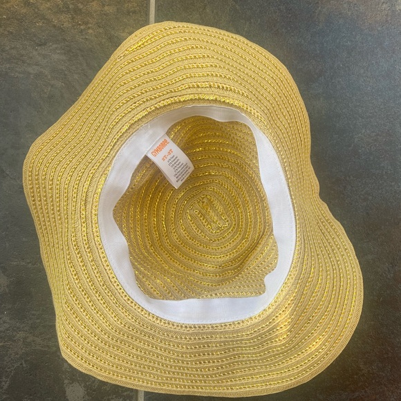 Gymboree hat 3T - Picture 5 of 6